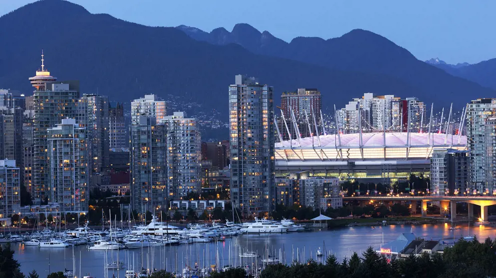 Kom på havnerundfart og udforsk de mange attraktioner i Vancouver.