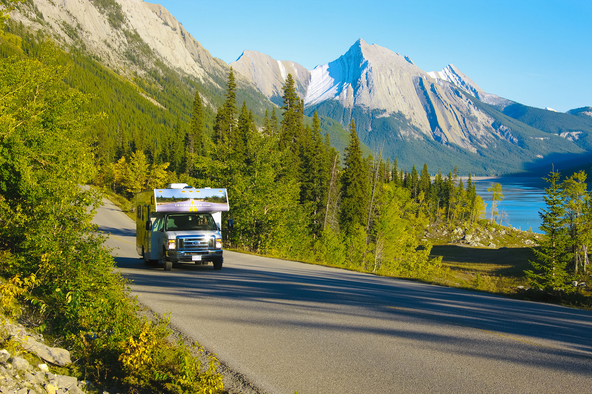 road trip canada usa camping car